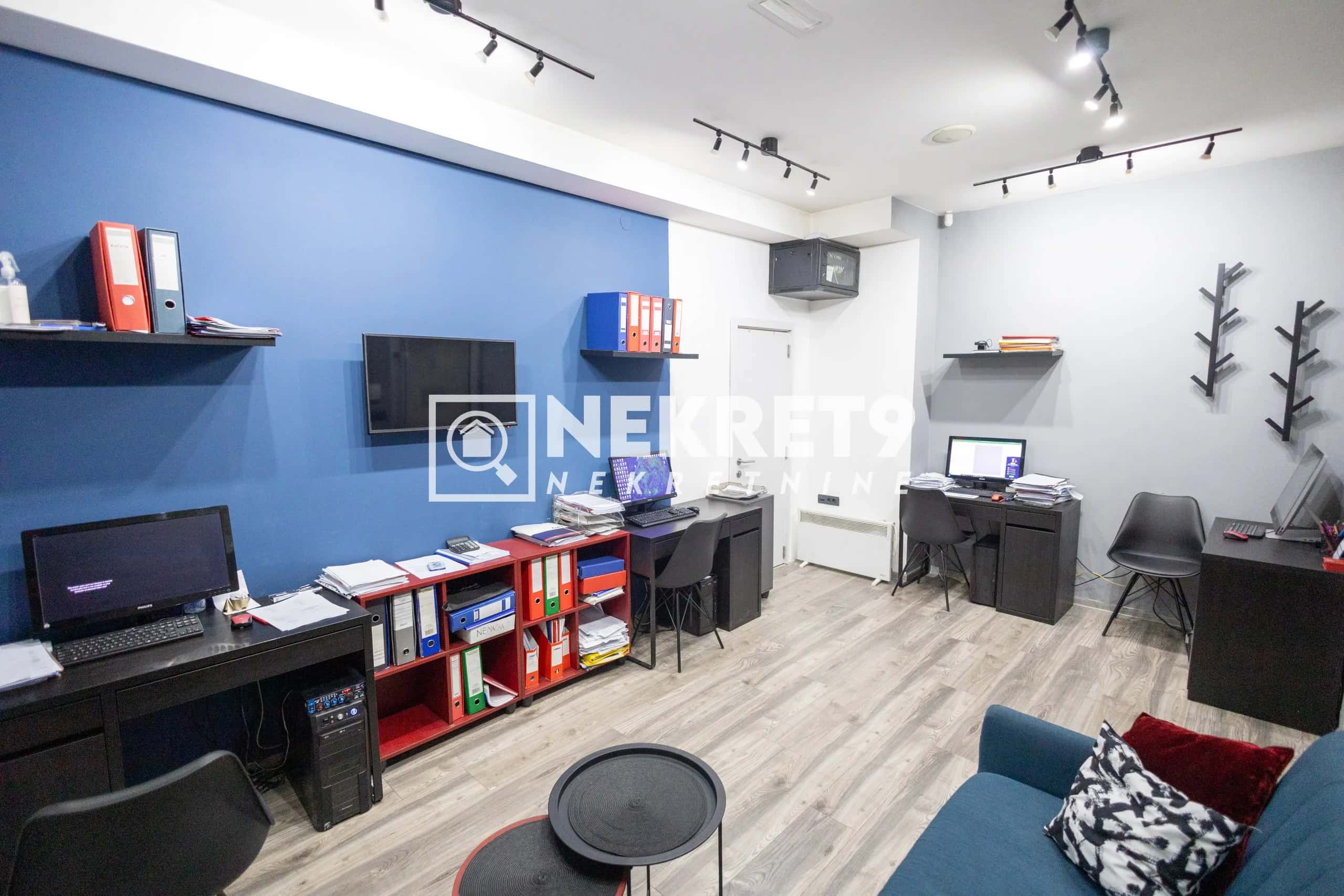 Poslovni prostor 43m2 – Avnoja, Novi Pazar — 1