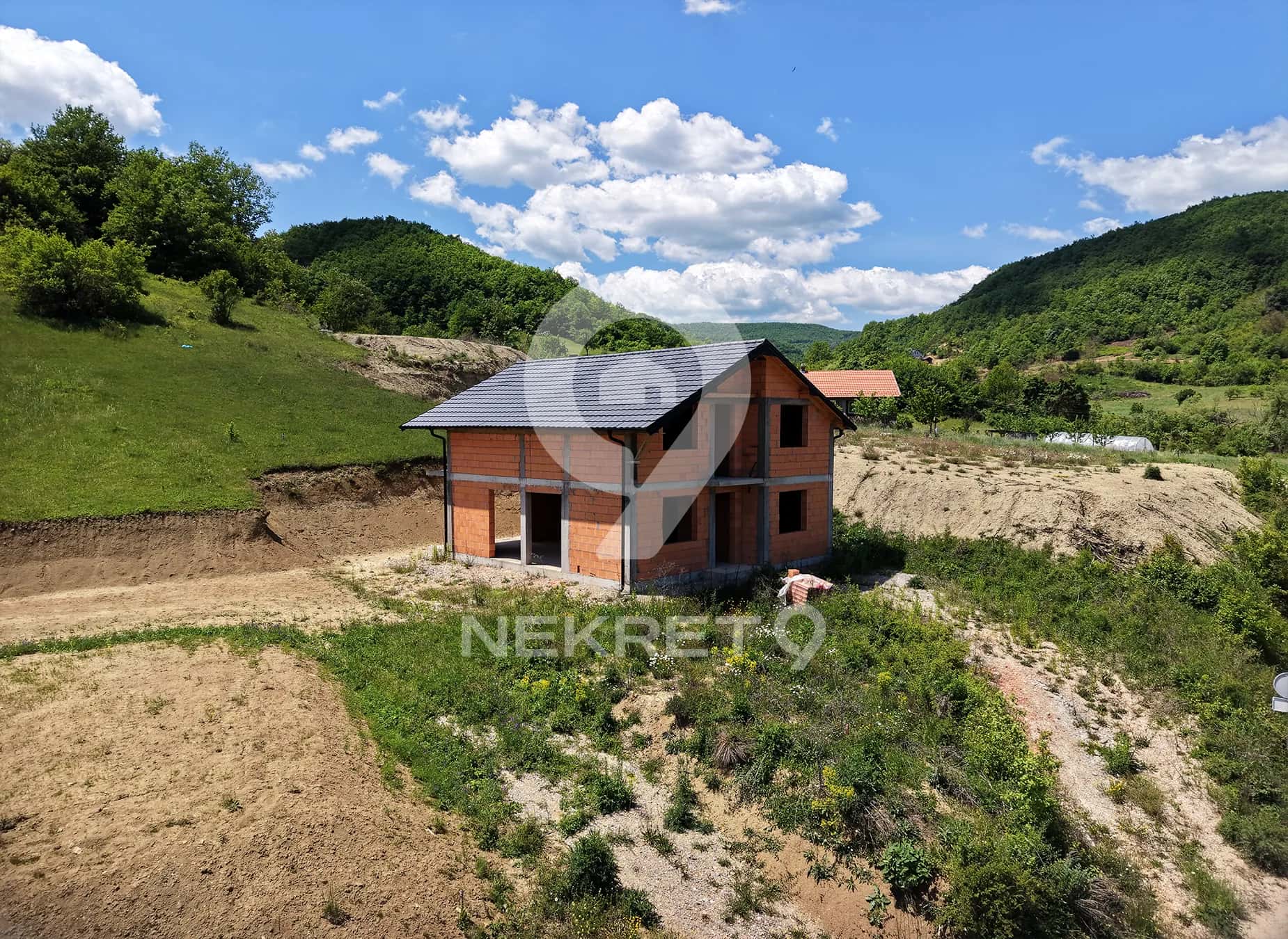 KUĆA 220m2 na 17.5ari DEŽEVA-CRNOVRŠANI — 1
