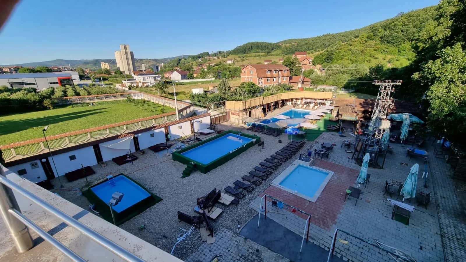 Plac 16.5 ari + 200m² restoran + 4 bazena — 1