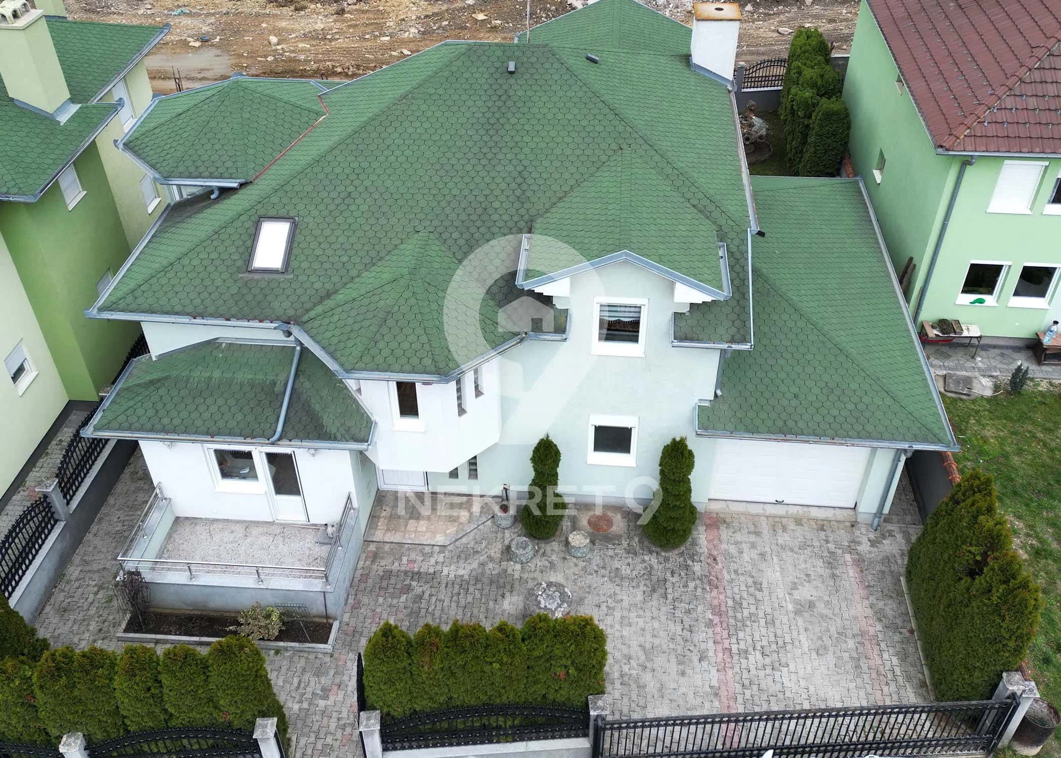 KUĆA – 280m2 RAJČINOVIĆE — 1