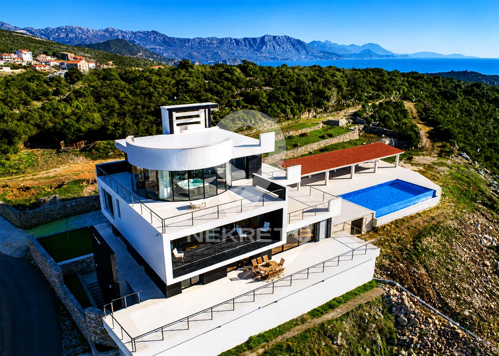 VILA KOTOR 1150m2 — 1