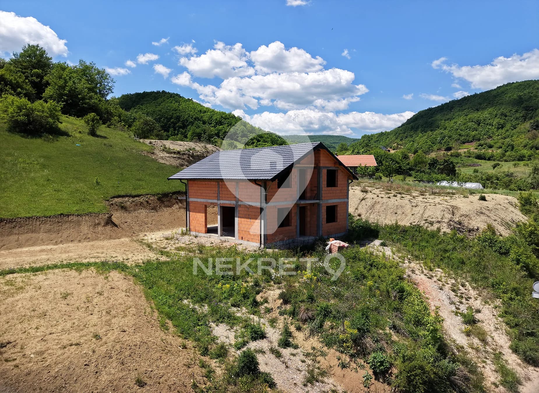 HOUSE 220m2 on 17.5 are DEŽEVA-CRNOVRŠANI — 1