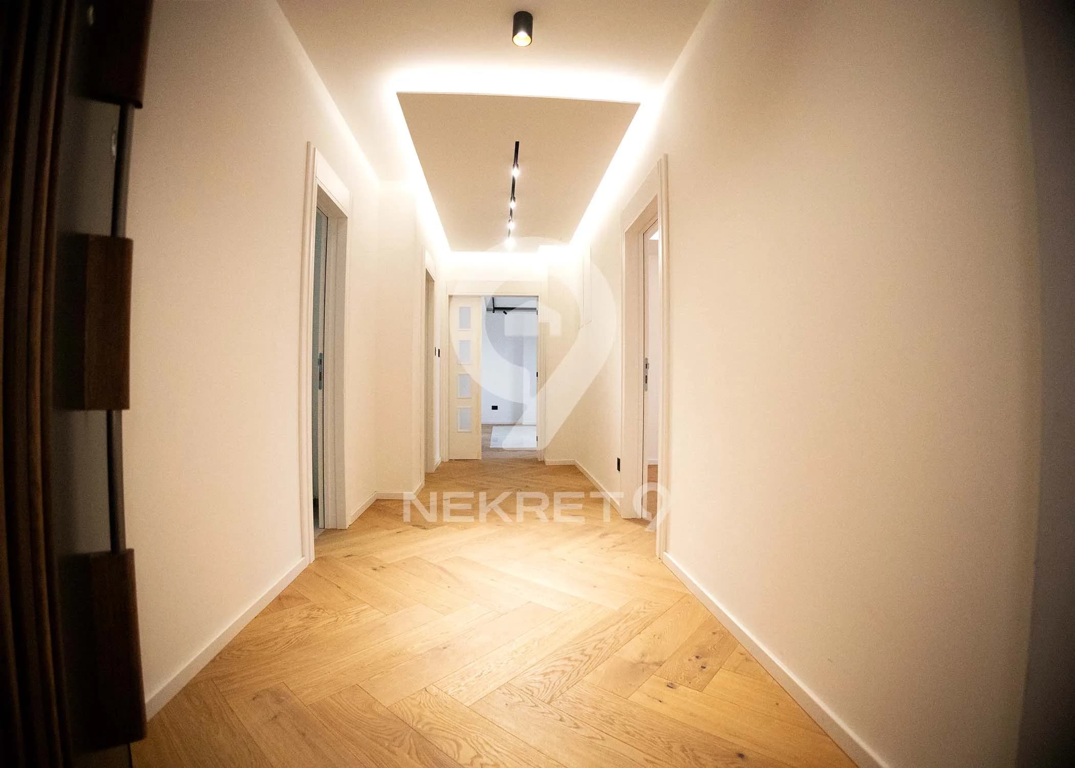 LUXURY PENTHOUSE 212m2 CENTER — 2