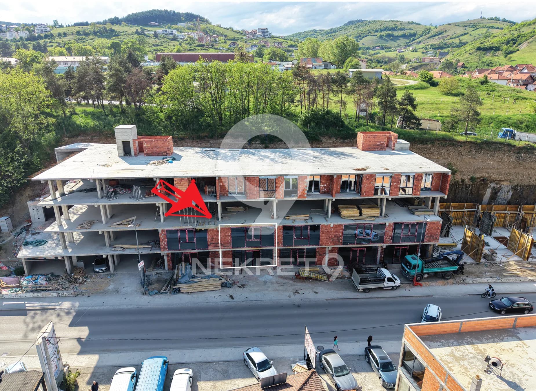 SHOP 200m2 CENTER — 2